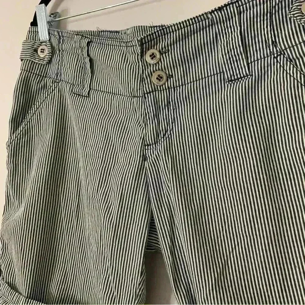 Nori Women's Striped Shorts Size 9 - Picture 10 of 16